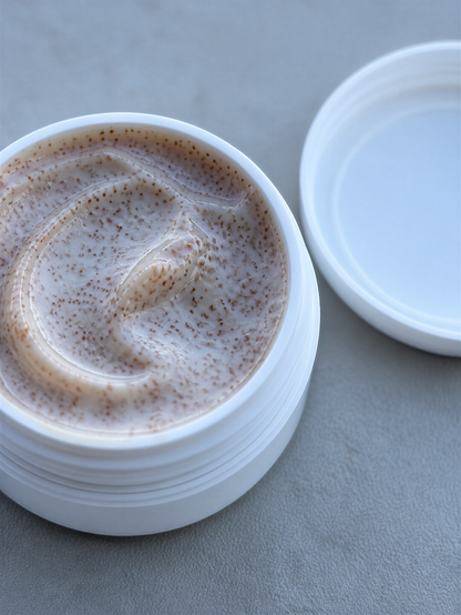 The Lip Scrub – Almondy Exfoliating & Hydrating Formula
